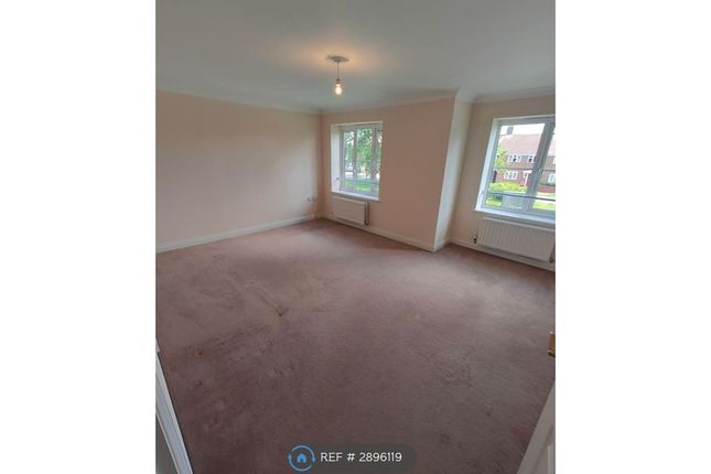 Flat, Sterling Court Pound Road, Southampton photo 3