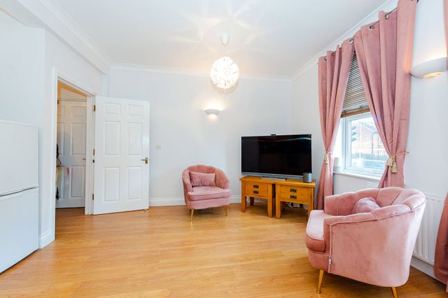 Flat to rent in Campbell Road, Maidstone