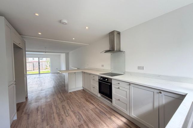 12 Dawnay Close, Scarborough photo 4