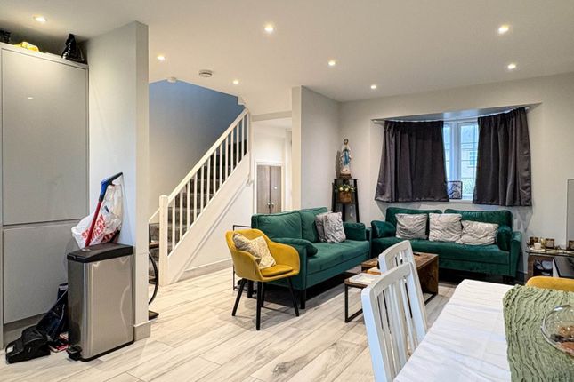 21, Carlisle Avenue, London photo 2