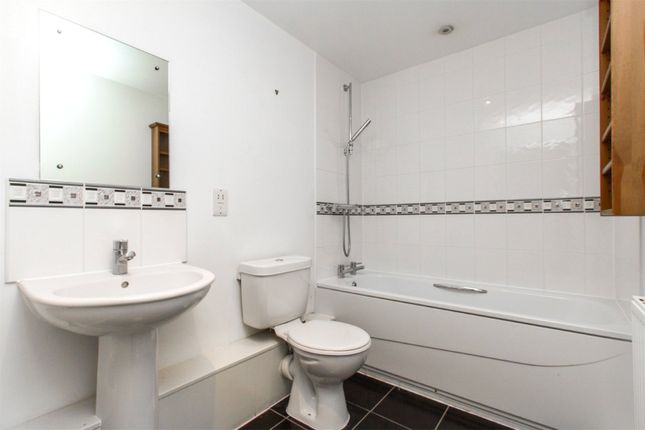 Flat to rent in Wellend Villas, Springfield Road, Brighton