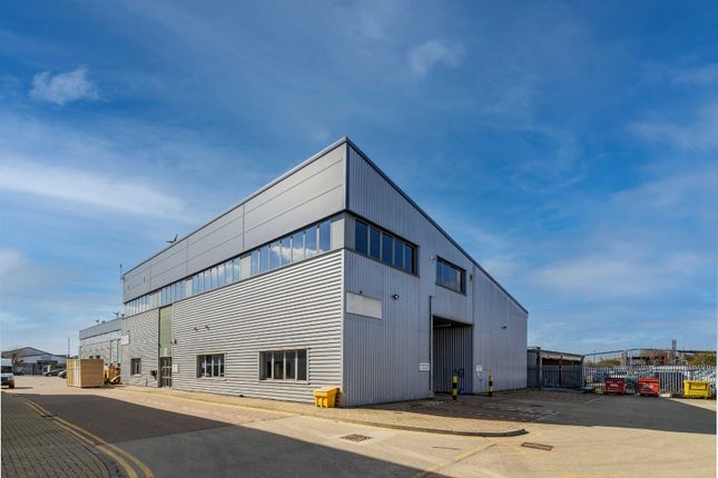Thumbnail Warehouse to let in Falcon Business Centre, Mitcham