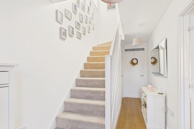 2, Starling Close, Nottingham photo 2
