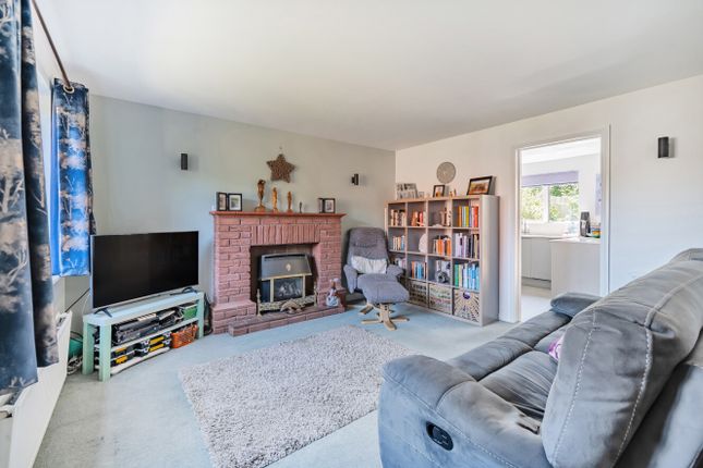 9, Slewton Crescent, Exeter photo 3