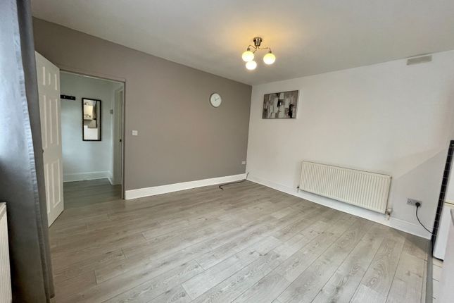 Flat to rent in Leamington Road, Coventry