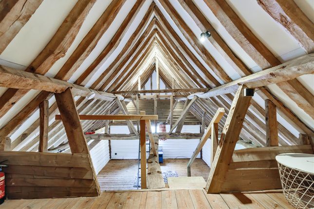 The Granary, Slades Farm, Thorncombe Street, Guildford photo 2