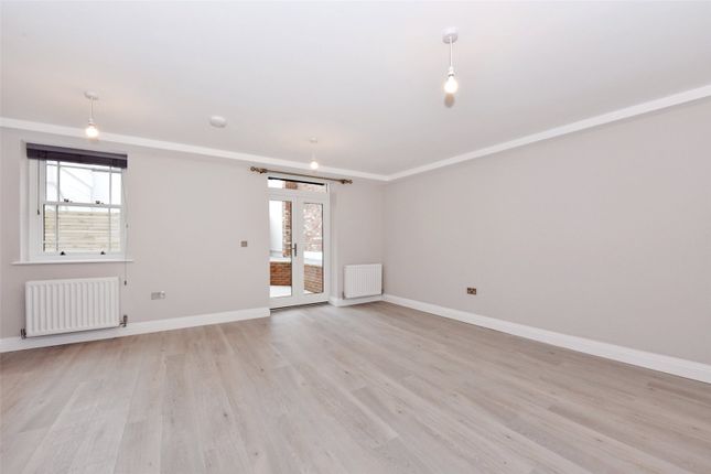 Flat 2, Regal House,, Station Road, Buckinghamshire photo 4