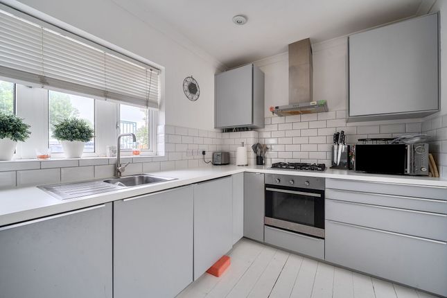 45 Ridgeview Close, Barnet photo 4