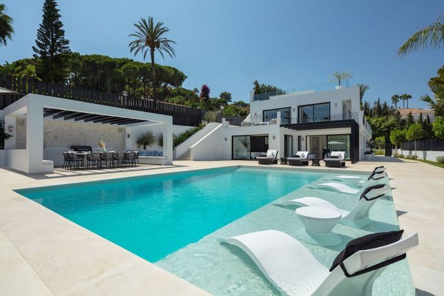 Thumbnail Villa for sale in Las Brisas, Marbella Area, Costa Del Sol