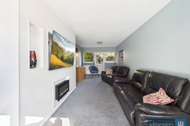 56, Alpine Rise, Bradford photo 4
