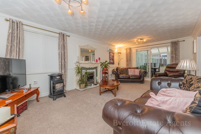 9, Quinnell Way, Lowestoft photo 3
