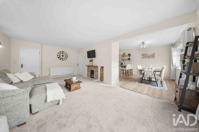 21, Hoof Close, Ely photo 3