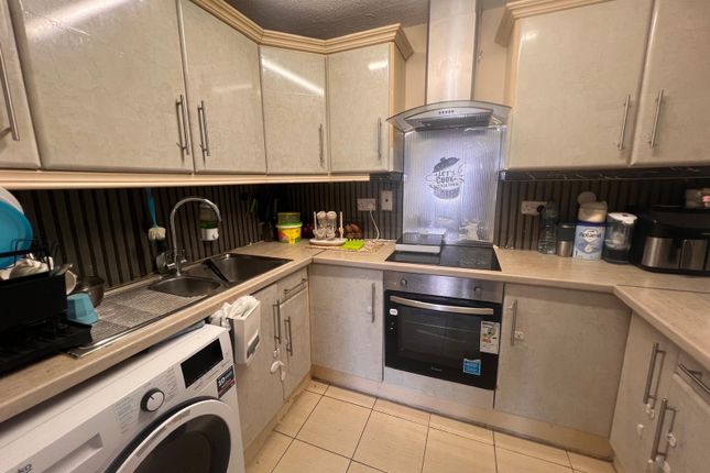 6, Harts Lane, Barking photo 5