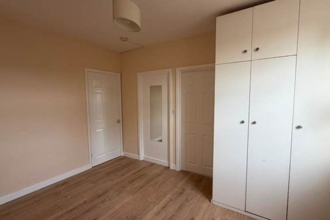 108 Links Road, London photo 4