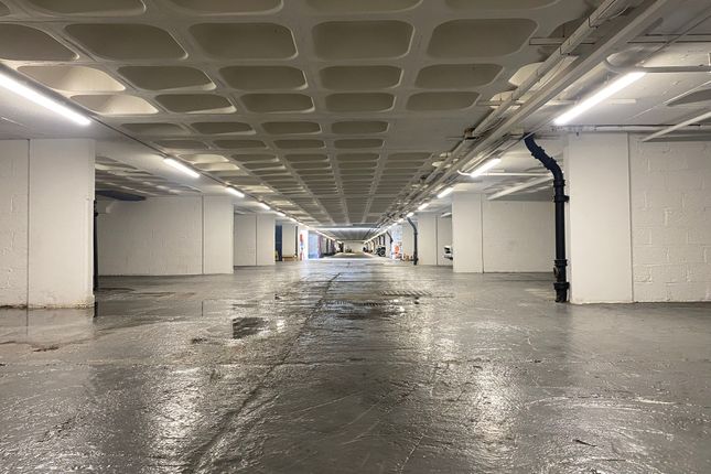 Thumbnail Warehouse to let in Bride Street, London