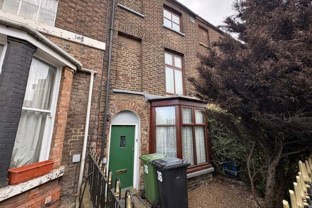 2-bed house on 36 London Road, King's Lynn PE30 5QE, £90,000