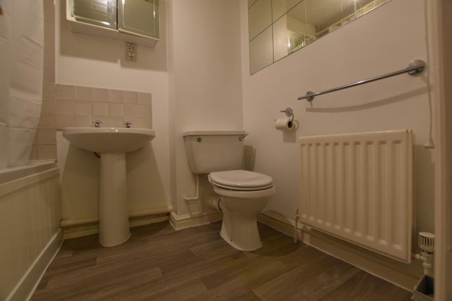 13, Mithras Gardens, Milton Keynes photo 5