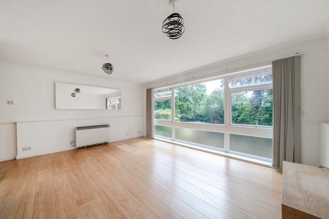 8, Moat Court,, Shaw Close, Chertsey photo 4