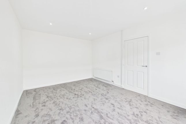 4 Ardoch Path, Wishaw photo 3