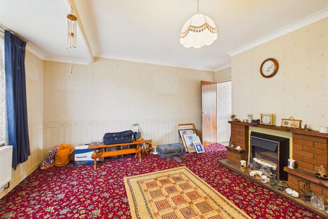 33, Cropton Road, Hull photo 2