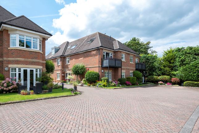 Thumbnail Flat for sale in 11 New Zealand Avenue, Surrey, Walton-On-Thames