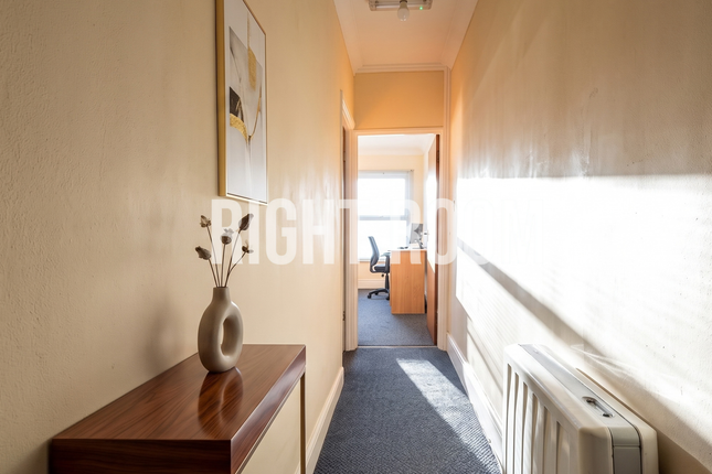 6a The Broadway, Southampton photo 4