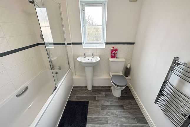 Flat for sale in Peacock Place, Gainsborough