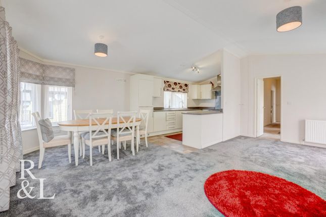 Ashby Woulds Retreat, Sunnyside Lodge, 6A, Spring Cottage Road, Swadlincote photo 4