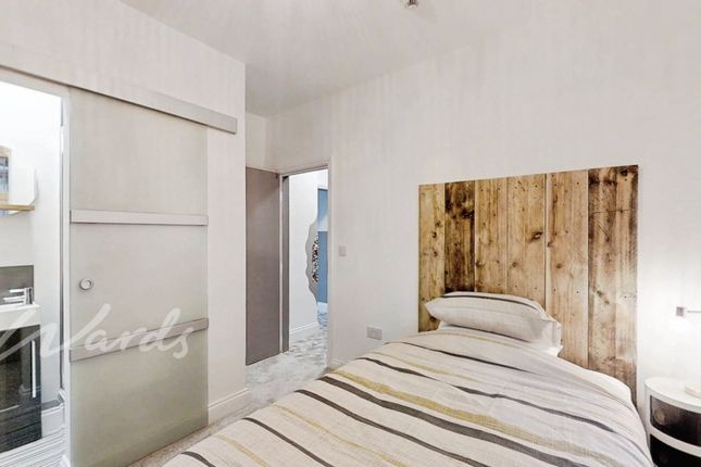 Flat 2, 2, Shellons Street, Folkestone photo 3