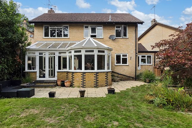 3, Cameron Close, CRANLEIGH photo 2