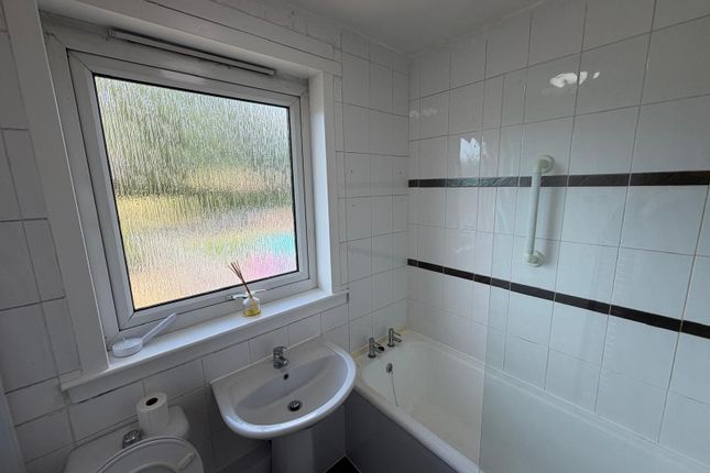 14, Pentland Crescent, Dundee photo 4