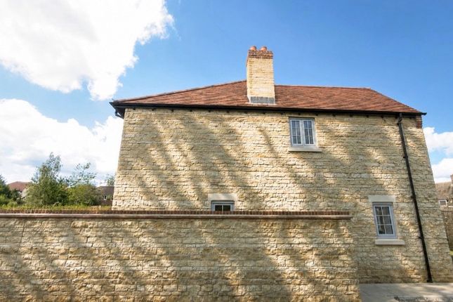 2, Hedgerow Gardens, Thornborough photo 4