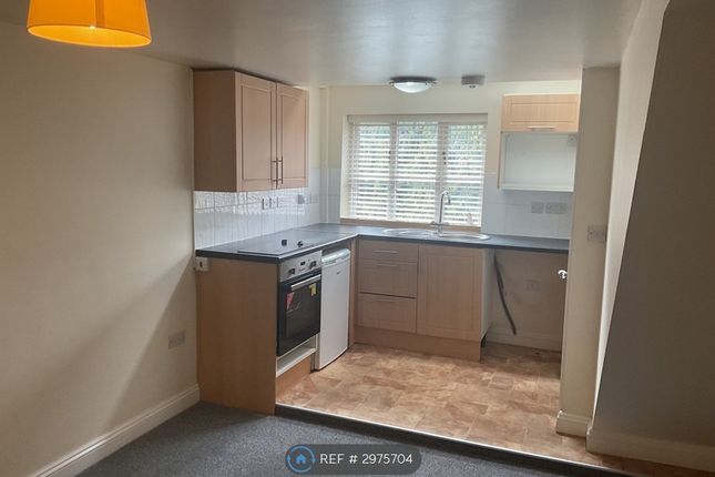Flat, Bucknalls Court Bucknalls Close, Watford photo 2