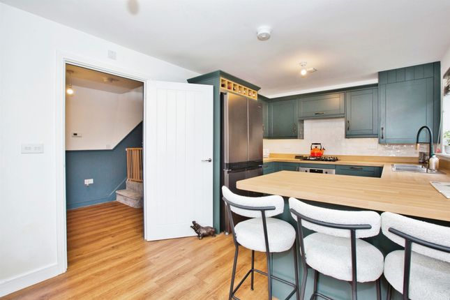 14, Sutton Grove, Crewkerne photo 4
