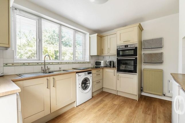 70, Ashcombe Road, Dorking photo 3