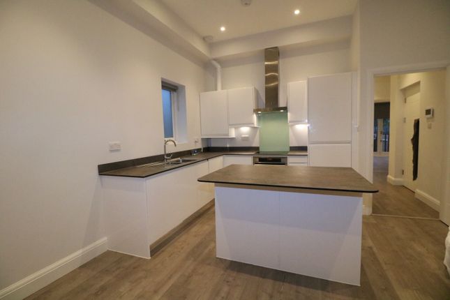 Thumbnail Flat to rent in Hastings Road, London