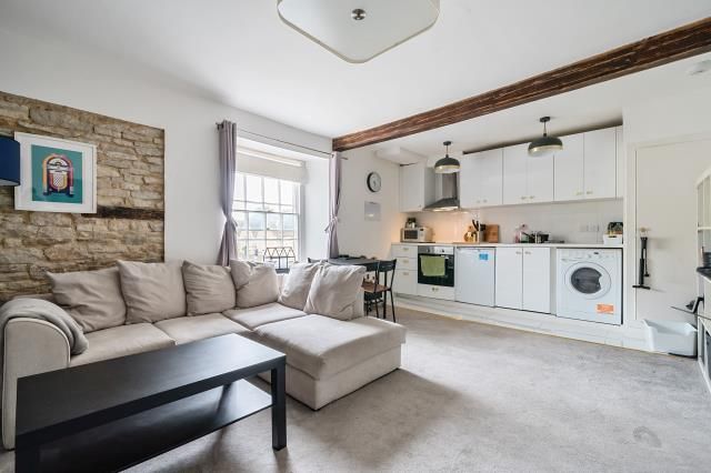 Thumbnail Flat for sale in Witney, Oxfordshire