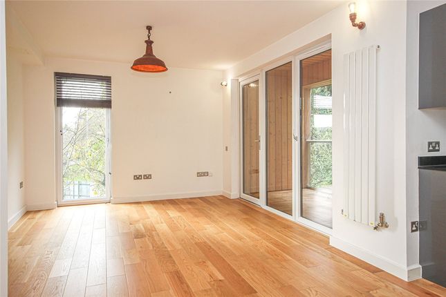 5 Orion Court, Clock House Gardens, Hertfordshire photo 4