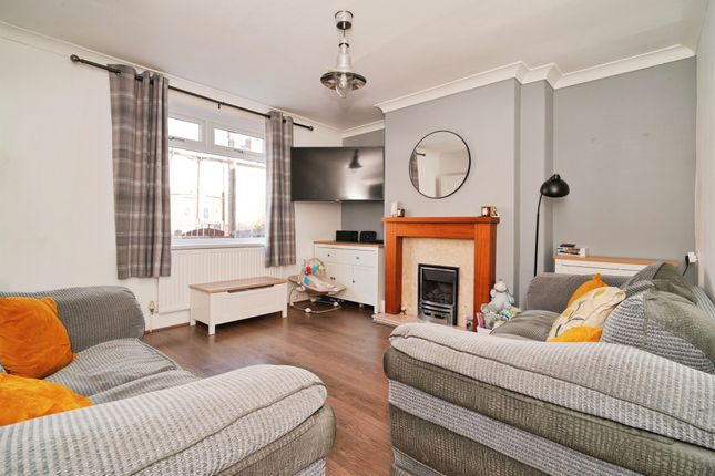 24, Greenside Avenue, Barnsley photo 2