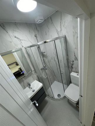 Unit 4, 127, Glenny Road, Barking photo 3