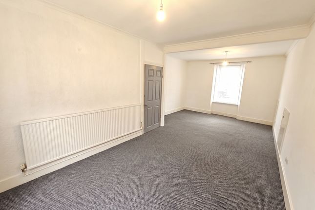 24 Pemberton Street, Llanelli photo 4