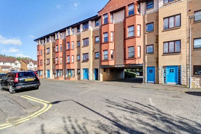 2-bed flat on Park Street, Dumbarton, £90,000