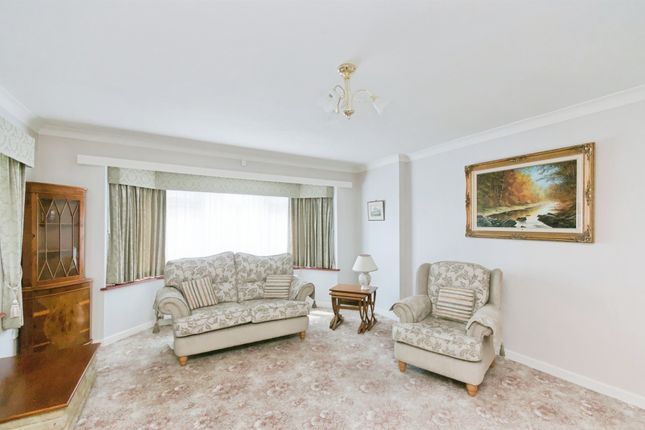 12, Birkdale, Bexhill-On-Sea photo 3
