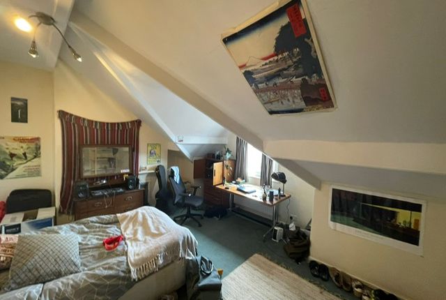 Brudenell Road Hyde Park, Leeds photo 5