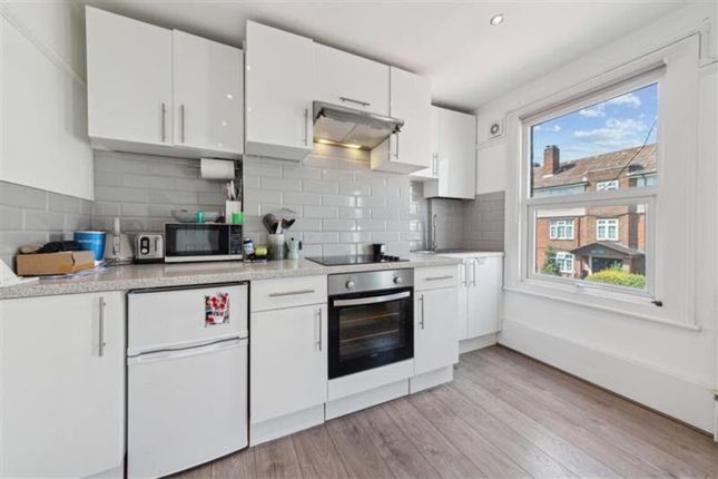 Fountain Road, Tooting Broadway photo 4