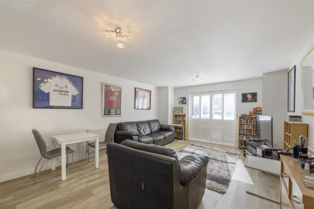 Flat 2, 6, Wills Crescent, West Malling photo 2