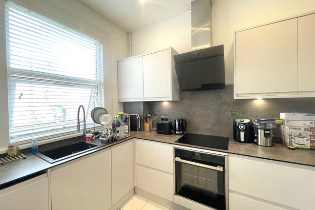 21, Vicarage Road, London photo 3