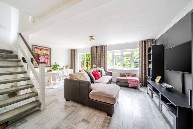 2, Ashdale, Leatherhead photo 4