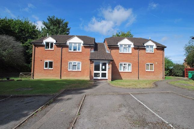 Thumbnail Studio for sale in Hunting Gate Drive, Chessington