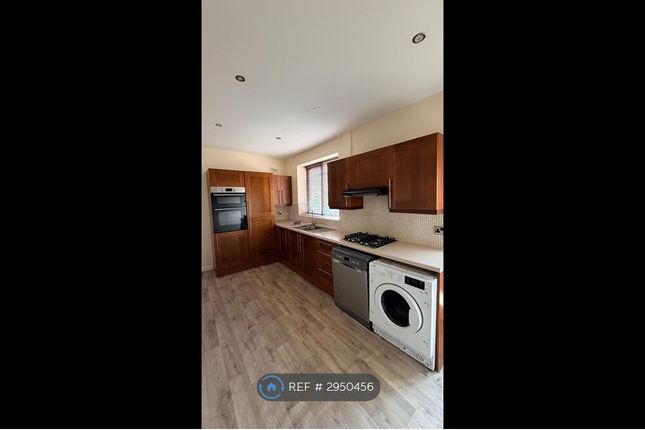 Moorland Grove, Bolton photo 3